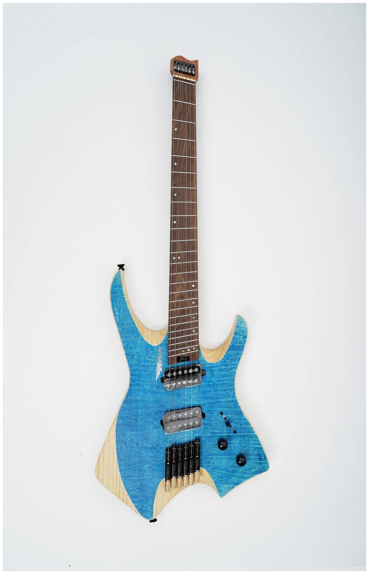 MOLLO NH680 BB - Электрогитара безголовая